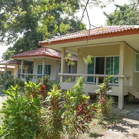 Baansukjai Bungalows Ранонг Екстер'єр фото