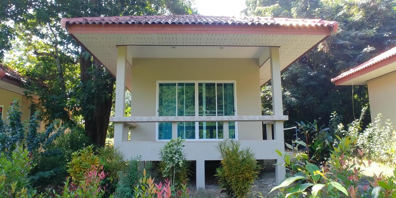 Baansukjai Bungalows Ранонг Екстер'єр фото