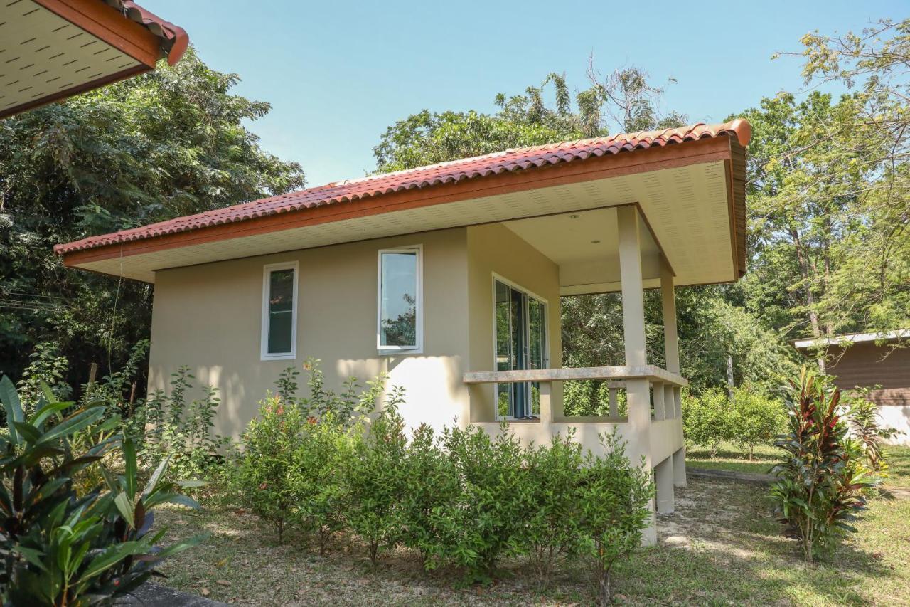 Baansukjai Bungalows Ранонг Екстер'єр фото